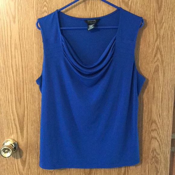 George Tops - 🍁3/20🍁 Blue scoop neck top